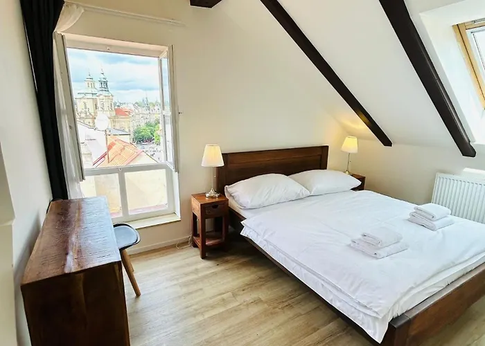 Zelezna - Old Town View Apart Otel