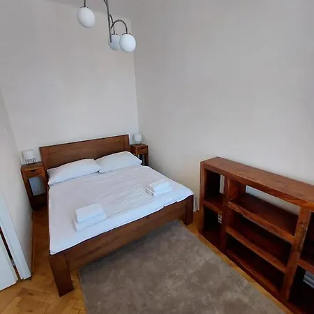 Aparthotel Zelezna - Old Town View