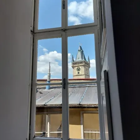 Zelezna - Old Town View Aparthotel