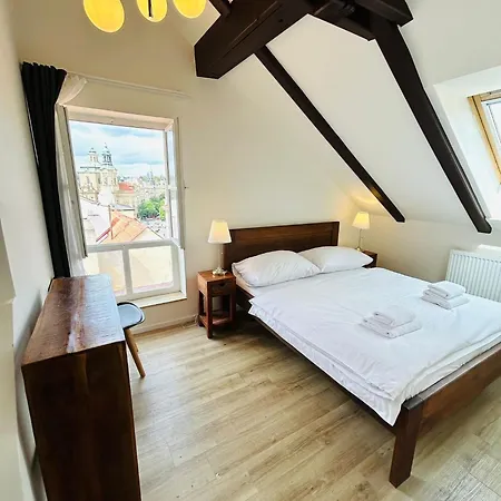 Zelezna - Old Town View Aparthotel