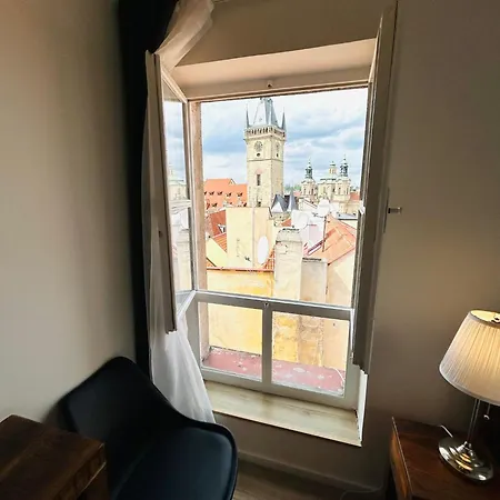 Zelezna - Old Town View Aparthotel